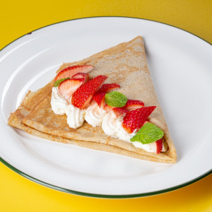 Cream & Strawberries Crepe